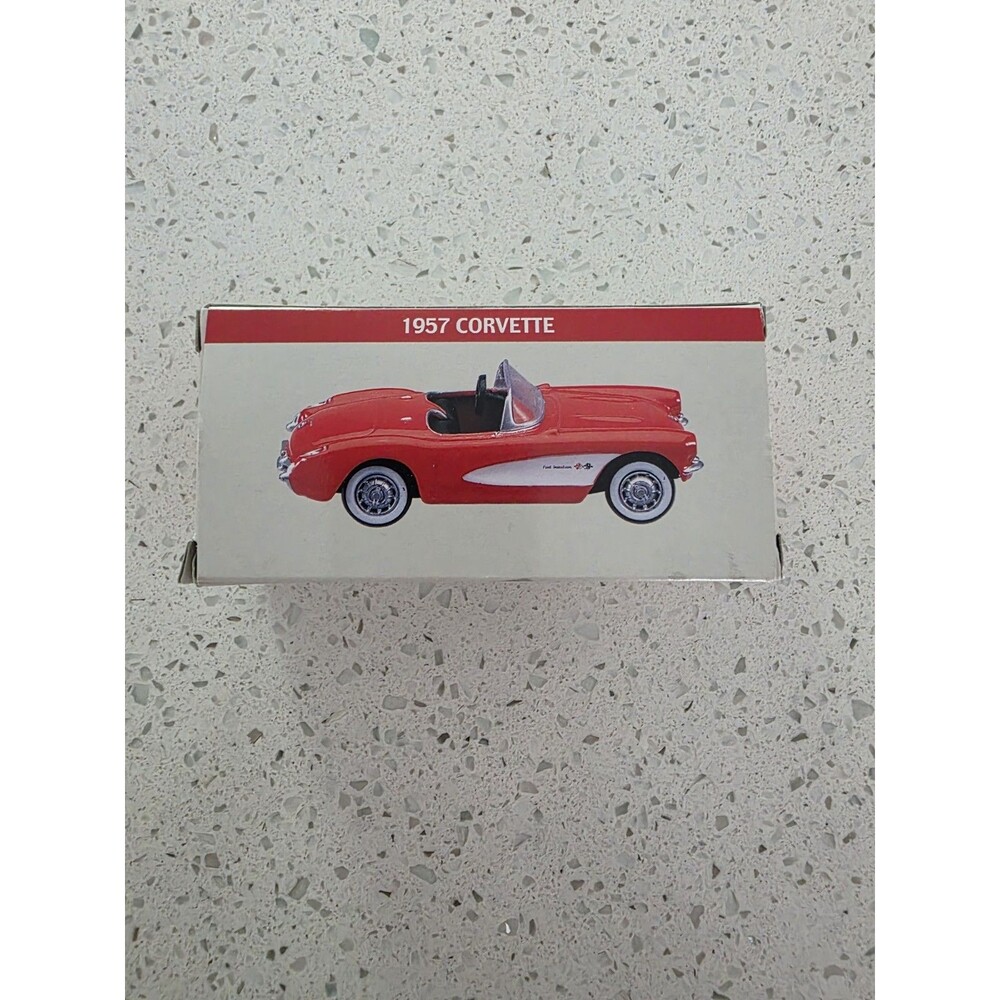Vintage 2001 Readers Digest 1957 CHEVY CORVETTE 1:64 Scale Car Original Box